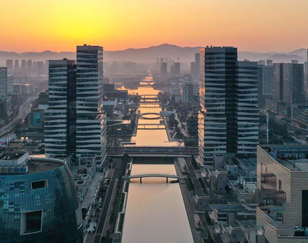 Pertumbuhan KDNK sebanyak 62 bilion yuan, menduduki tempat ke-12 di China! Ekonomi Ningbo menunjukkan daya tahan pada separuh pertama tahun ini