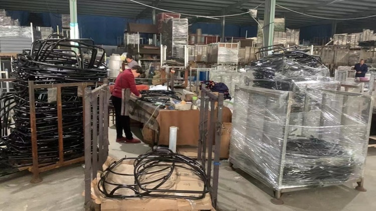 Swing luar yang ditetapkan dari pelanggan AS adalah 60% lengkap