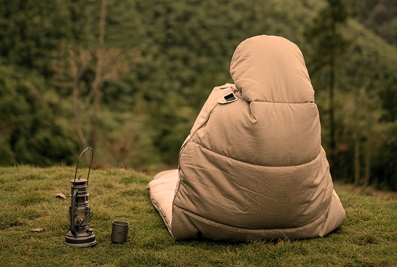 Apa yang menjadikan beg tidur berkhemah sangat penting untuk peminat luar?